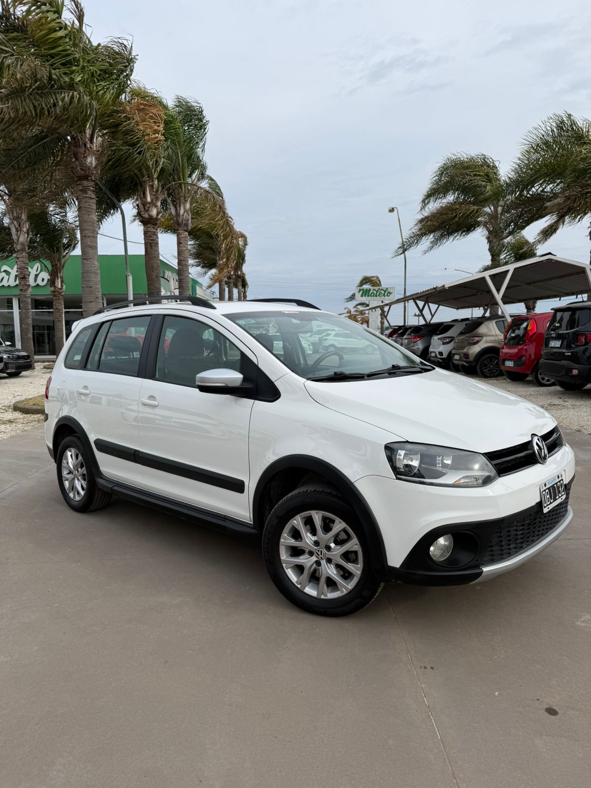 VOLKSWAGEN - SURAN - CROSS - 2014